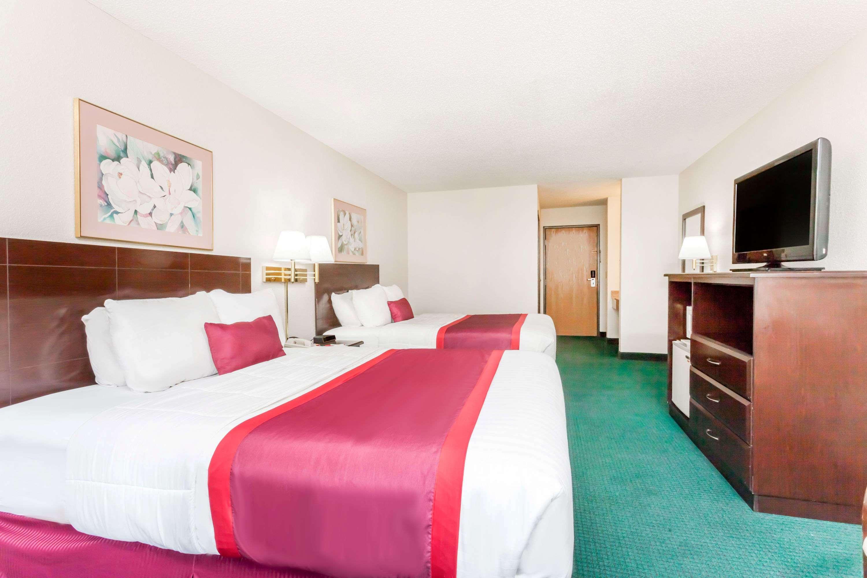 Ramada By Wyndham Tell City Dış mekan fotoğraf