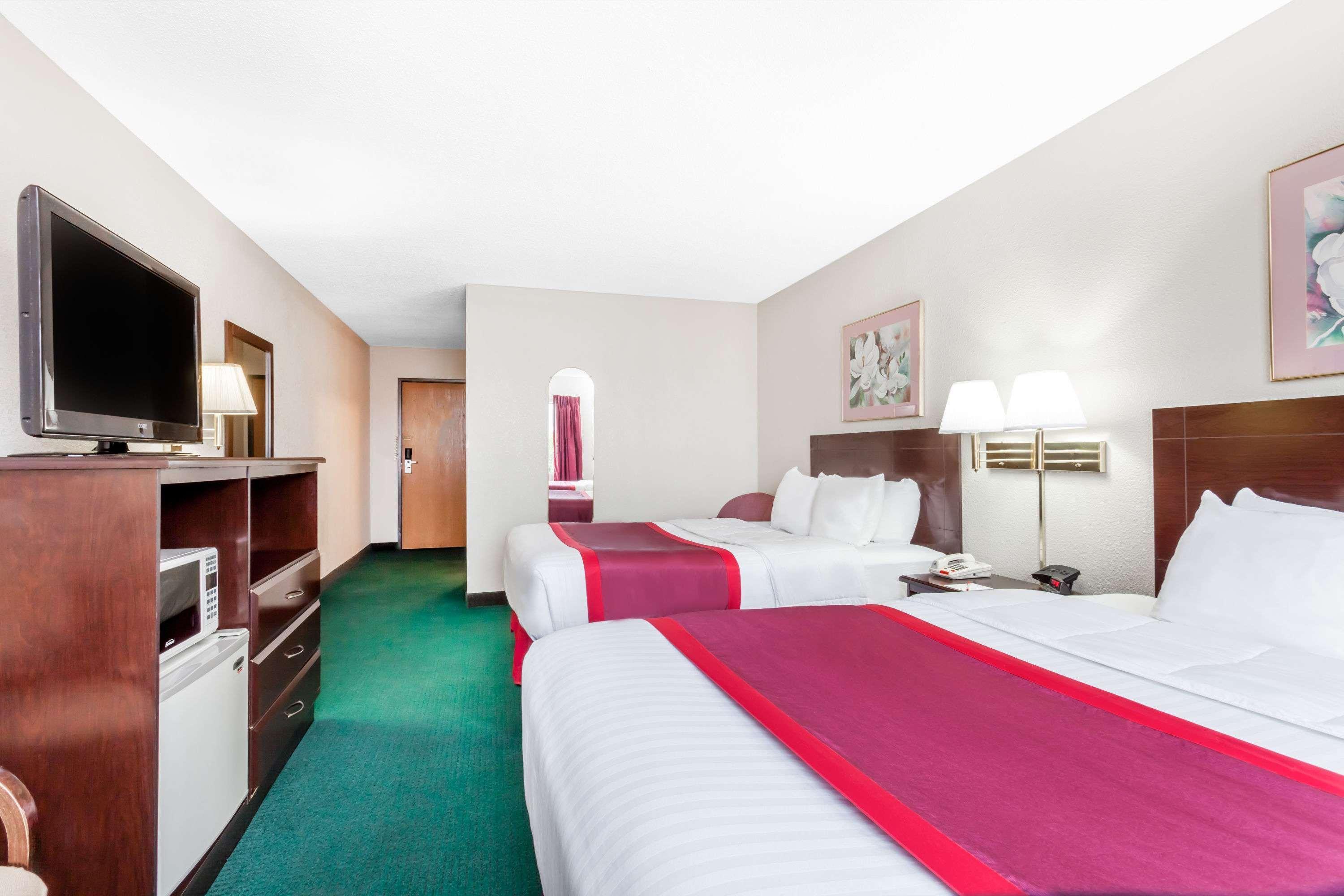 Ramada By Wyndham Tell City Dış mekan fotoğraf